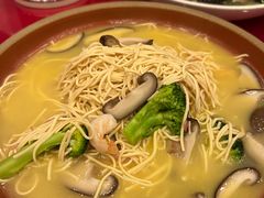 -侬佳蒸菜馆(听潮店)