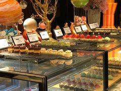 面包甜点陈列柜-南通滨江洲际酒店-西集自助餐厅
