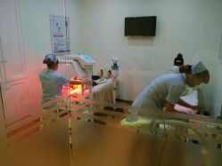 -苗方清颜专业祛痘养生