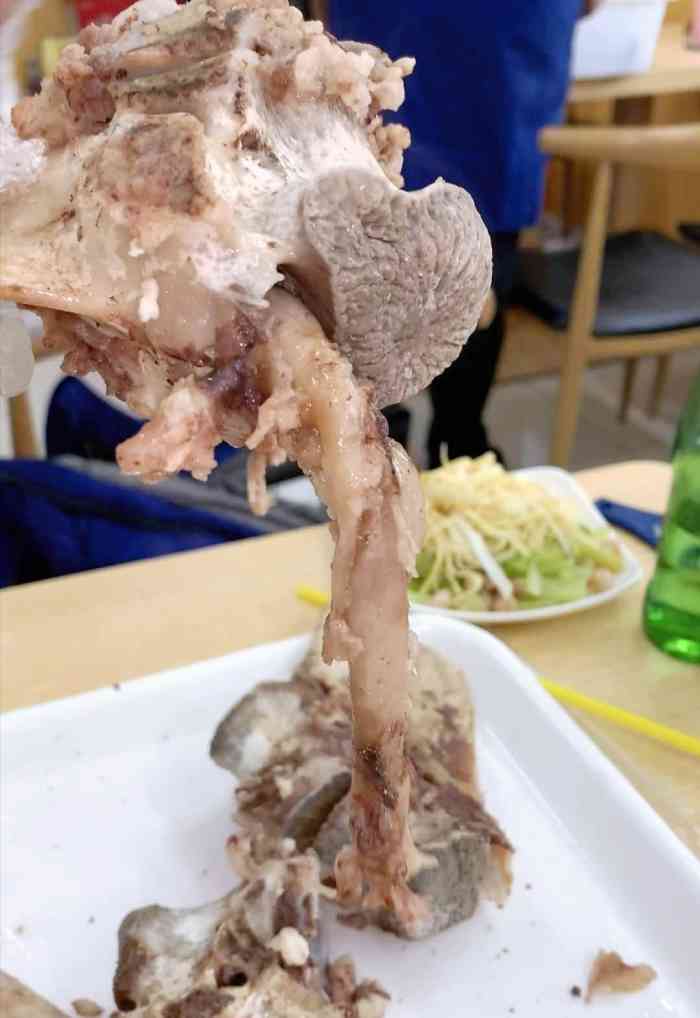 牛大骨头馆骨汤面5元-"处在同一个小区,经常来店里打卡.面很便宜.