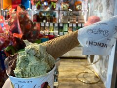 -Venchi (Chocolate & Gelato)