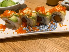 牛油果三文鱼卷-初居食屋日式料理(万象城购物中心店)