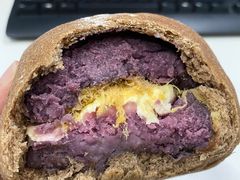 紫薯肉松芝士欧包-纯坊佳哥手作(江汉路店)