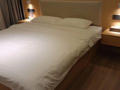 -网鱼电竞酒店(深圳福田石厦地铁站店)