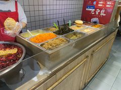 自助取餐区-三兄弟高炉烧饼