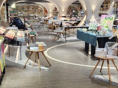 -钟书阁(珍园店)