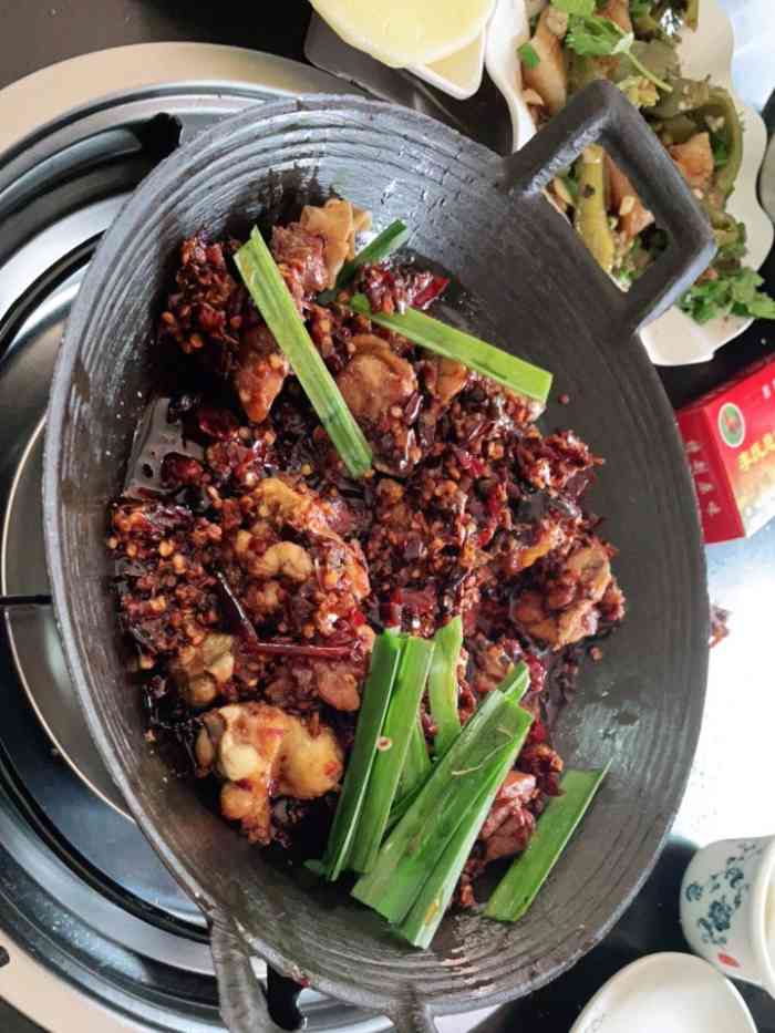 打分 鸡肉很嫩,辣椒不太辣,但很香,拔草.