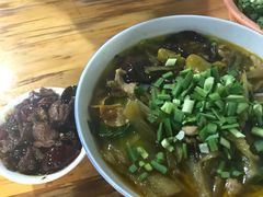 -越洋肖氏老米线(杨家坪店)