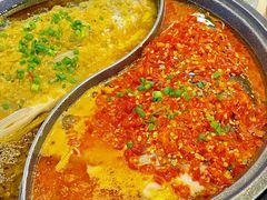 -阿瓦山寨·湘菜现炒·剁椒鱼头王(咸阳总店)