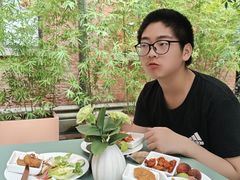-潮一不贰·西式简餐·法式甜品(外滩店)