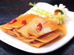 萝卜皮-老佛爷·铜炉炭火蛙锅(海州吾悦店)