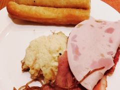 -亚龙湾希尔顿自助餐厅·海鲜·烧烤·沙滩BBQ·现场乐队