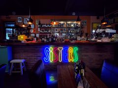 -SISTERS BAR RESTAURANT川意酒馆(嘉善老市H楼店)
