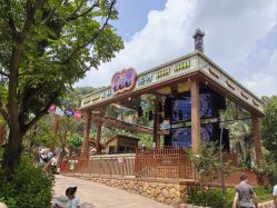 -蹦贝运动中心·蹦床·攀岩·闯关(龙岗店)