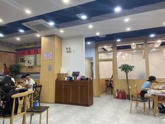 大堂-江城燕子大排档(江汉路步行街店)