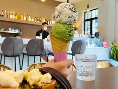 -Fridi Patisserie Cafe