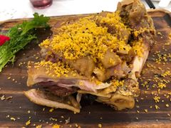 香酥蹄髈-新名仕新白玉兰餐厅