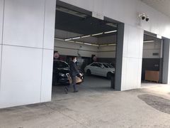 -广州鸿粤星辉奔驰4S店(钟村店)