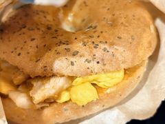 -星巴克(上海虹桥站2A检票口)