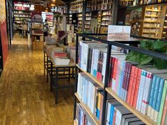 -新华书店(解放中路店)