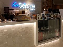 -La-Serene Café