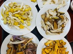 -菌之家·专业纯野生菌火锅·特色炒菌
