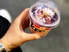 草莓圣代（蓝莓酱）-肯德基(昌里店)