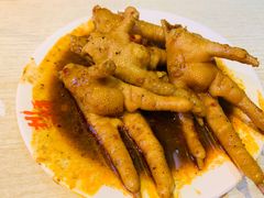 鸡爪-爆炸头阿姨小四川正宗川味小吃(无任何分店)