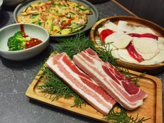-草家酱蟹炭火烤肉店(珲春南路一店)