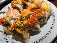 三文鱼牛油果寿司-松子料理(亮马桥店)