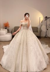 -派丽莫Pellimo原创设计婚纱品牌