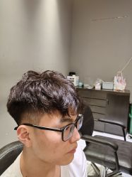 -苑苑发型设计