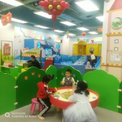 -莫莉幻想儿童乐园(郑州丹尼斯三天地店)