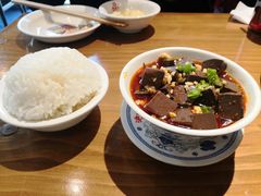 -炉小二铜锅牛蛙•川湘菜(三里屯店)