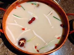 北京烤鸭加黑胡椒猪肚鸭架锅-三人行骨头王火锅(长寿店)