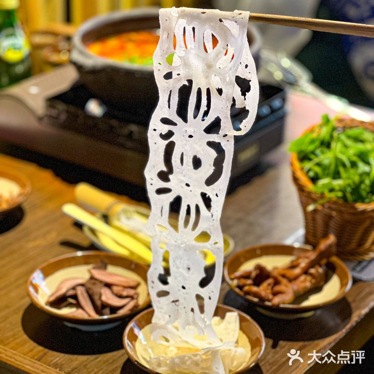在这里实现酸汤牛肉火锅自由｜大龙六方·贵州酸汤牛肉火锅