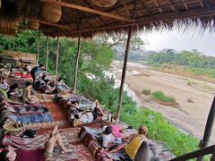 -乌托邦酒吧和餐厅