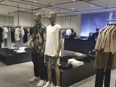 -URBAN REVIVO(欢乐海岸购物中心店)