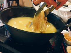 -鲜入围煮花胶鸡海鲜火锅