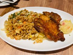 海鲜炒饭配香蒜烤鸡-玛格萝妮比萨屋(四平店)