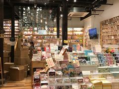 -猫的天空之城概念书店(杭州南宋御街店)