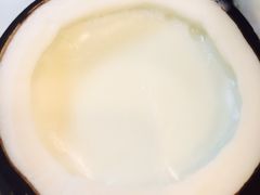 -志龙皇冠吃货椰子铺