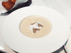 奶油松茸汤-XUN Bistro西餐厅