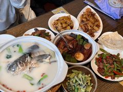 -泉畔人家·老济南经典鲁菜(大明湖店)