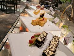 -飨食汇全日制餐厅·昆山皇冠假日酒店(九方店)
