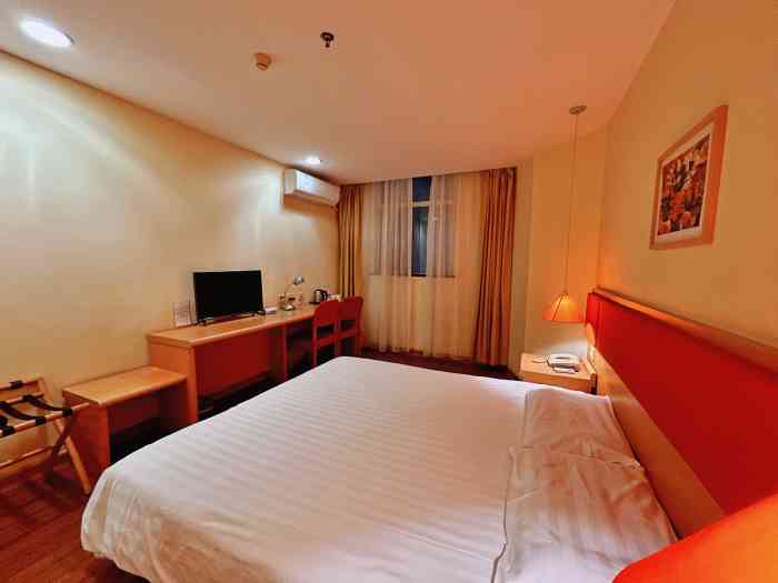 如家酒店(汕头会展中心苏宁广场店)