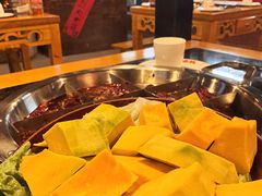 -憨孃孃·重庆老火锅(红山黑金店)