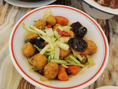菜梗炒马蹄丸子-椿记烧鹅(叠彩店)