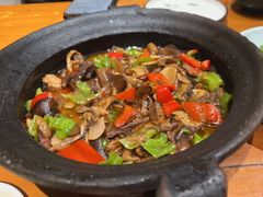 -老滇山寨•云南特色菜•地方菜•民族风情歌舞表演(金碧店)