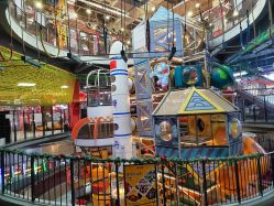 -嗨翻Hi-Fun竞技主题乐园·蹦床团建生日聚会(五棵松华熙店)